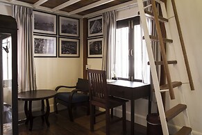 Baan Luang Rajamaitri Historic Inn