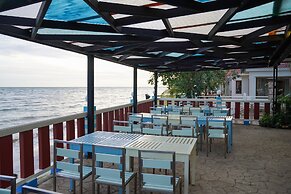 New Travel Beach Resort