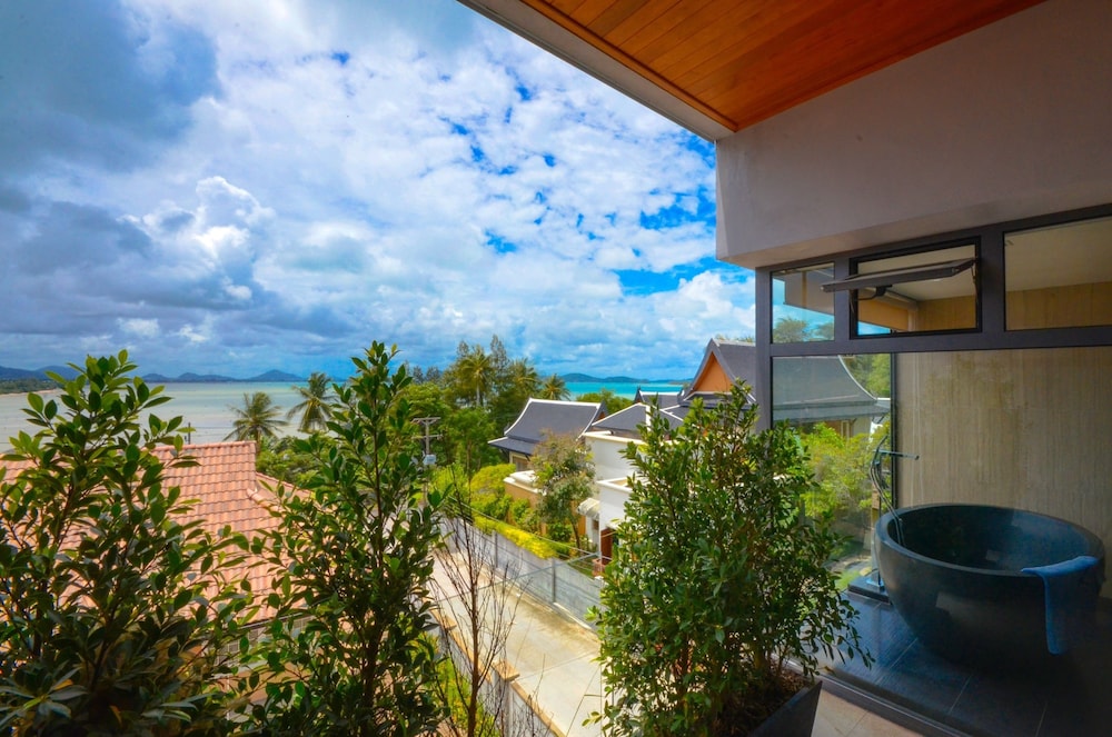 AQUA Villas Rawai