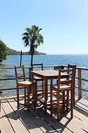 Nkhudzi Beach Lodge