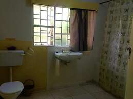 Nkhudzi Beach Lodge