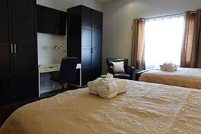 The Lion Inn & Suites