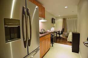 The Lion Inn & Suites