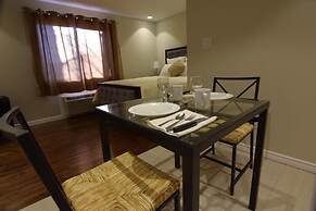 The Lion Inn & Suites