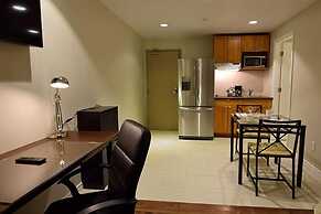 The Lion Inn & Suites