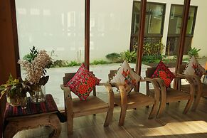 Monmuang Hotel and Residence