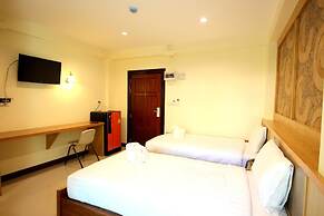 Monmuang Hotel and Residence