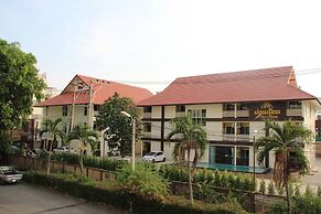 Monmuang Hotel and Residence