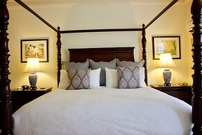 Tattingstone Inn