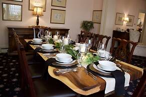 Tattingstone Inn