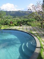 Villa Lihat Sawah