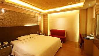 R7 Eco Hotel