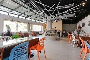 R7 Eco Hotel