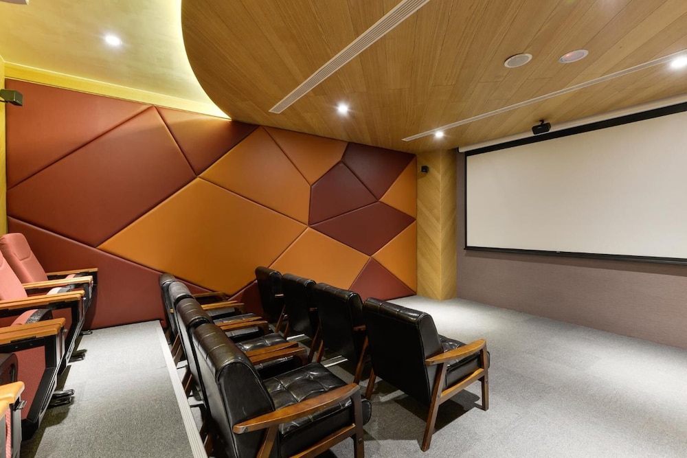 R7 Eco Hotel