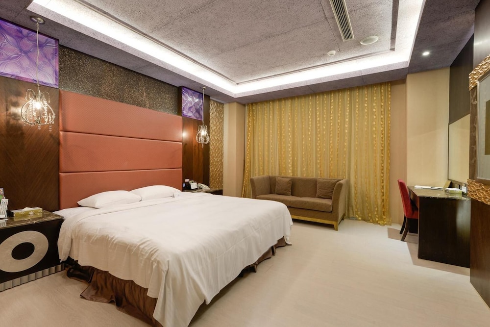 R7 Eco Hotel