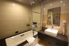 R7 Eco Hotel