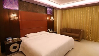 R7 Eco Hotel