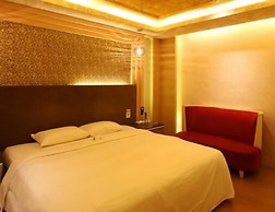 R7 Eco Hotel