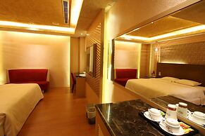 R7 Eco Hotel