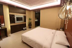 R7 Eco Hotel