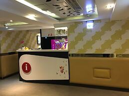 R8 Eco Hotel