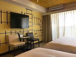 R8 Eco Hotel