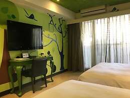R8 Eco Hotel