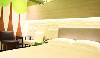 R8 Eco Hotel