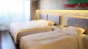 R8 Eco Hotel