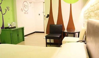 R8 Eco Hotel