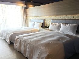 R8 Eco Hotel