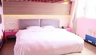 R8 Eco Hotel