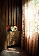 Merry Season Motel