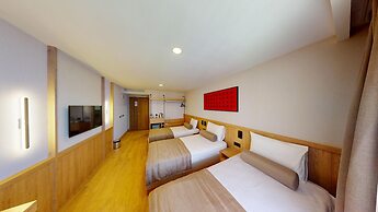 River Hotel