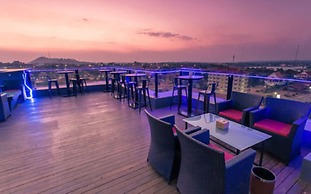 Yeak Loam Hotel