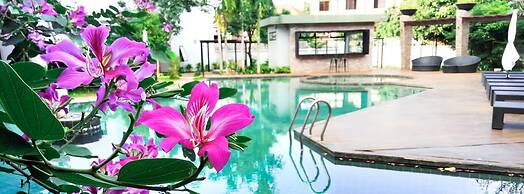 Yeak Loam Hotel