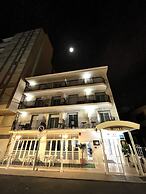 Hotel Alaska
