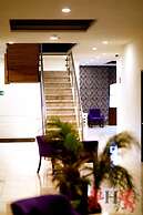 Hotel Leones