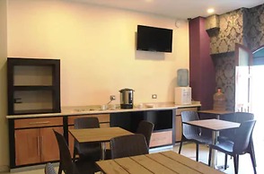Hotel Leones