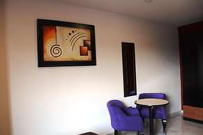Hotel Leones