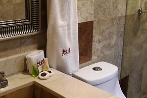 Hotel Leones
