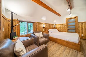 Halcyon Hot Springs Resort