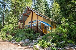 Halcyon Hot Springs Resort