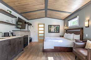 Halcyon Hot Springs Resort