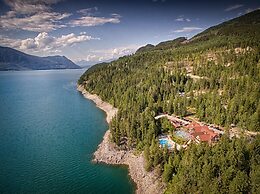 Halcyon Hot Springs Resort