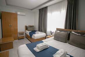 Golden Saray Apart