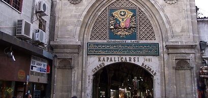 Golden Saray Apart