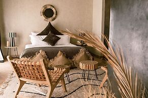 Riad K
