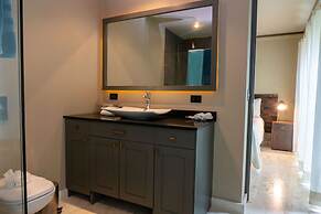 Lotus Luxury Condo