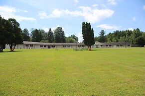 Potsdam Inn